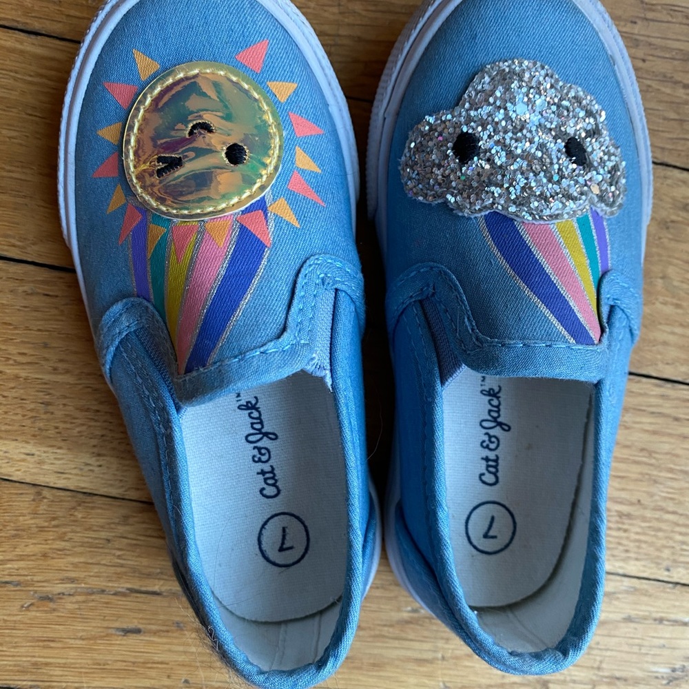 Size 7 toddler shoes very good condition.